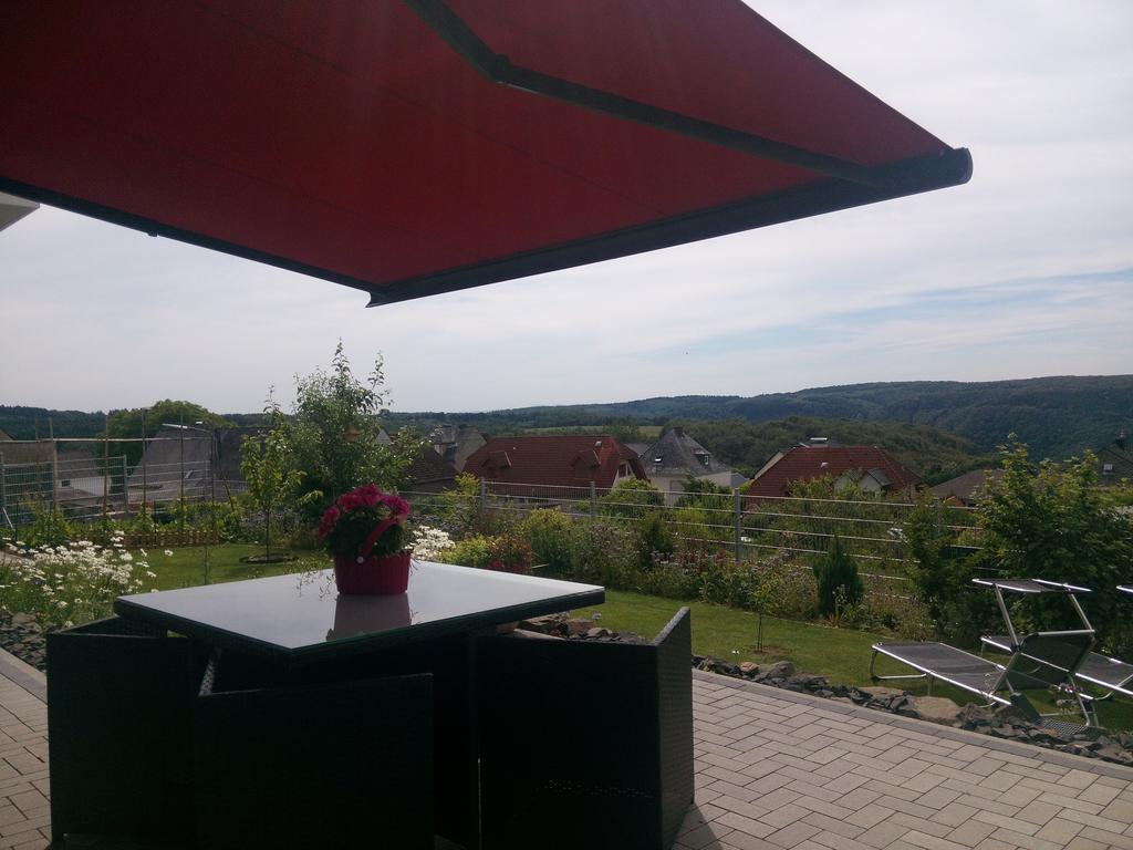 Ferienwohnung Sayntalblick Caan Bagian luar foto